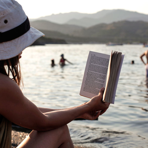 13 libreros recomiendan lecturas para el verano