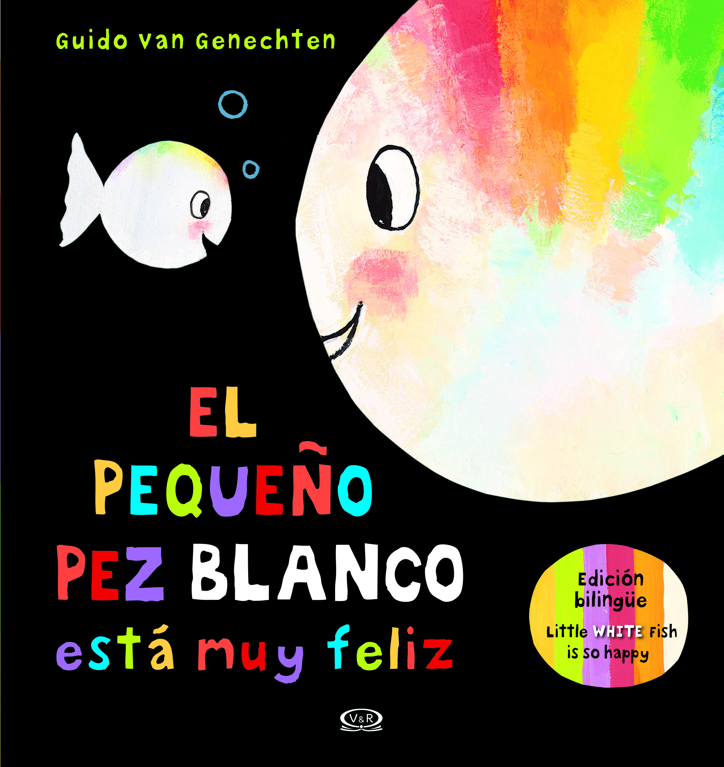 El pequeño pez blanco está muy feliz