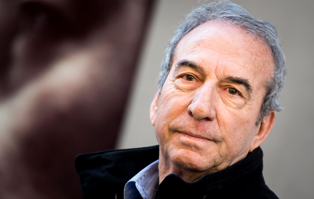 El libro que le regaló García Márquez y otros imprescindibles de José Luis Perales
