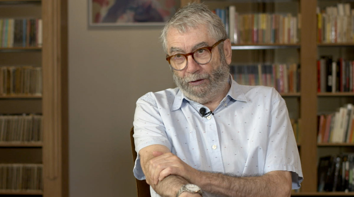 Antonio Muñoz Molina: "La biblioteca ideal no tiene divisiones"