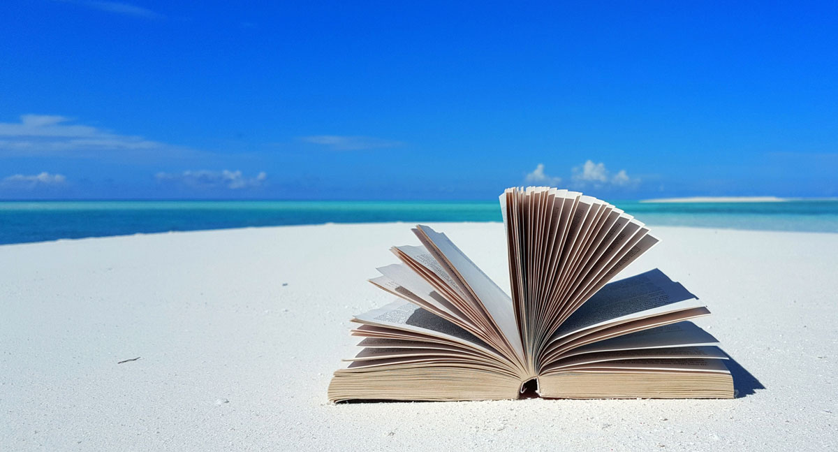 Libros de relatos perfectos para un día de playa