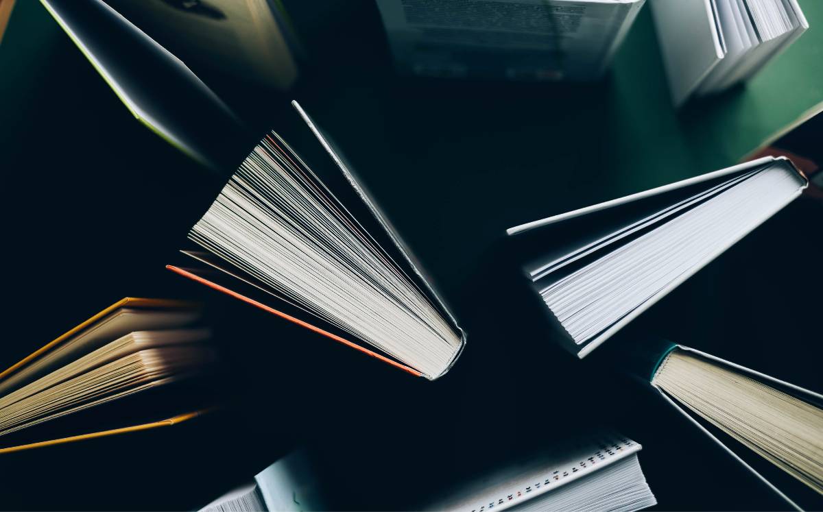 Diez libros esenciales para celebrar los 1000 números de Laberinto