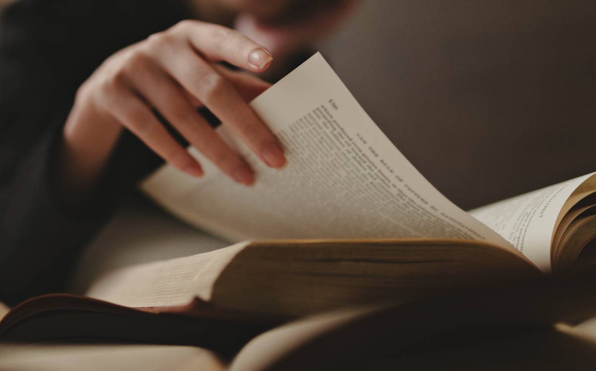Arte, fantasmas y desigualdad: libros recomendados de 'Laberinto'