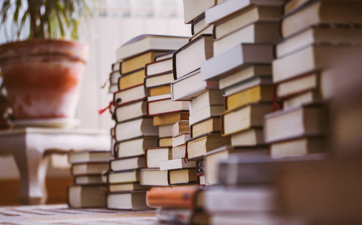 Asesinos, ciencia y política: libros recomendados de 'Laberinto'