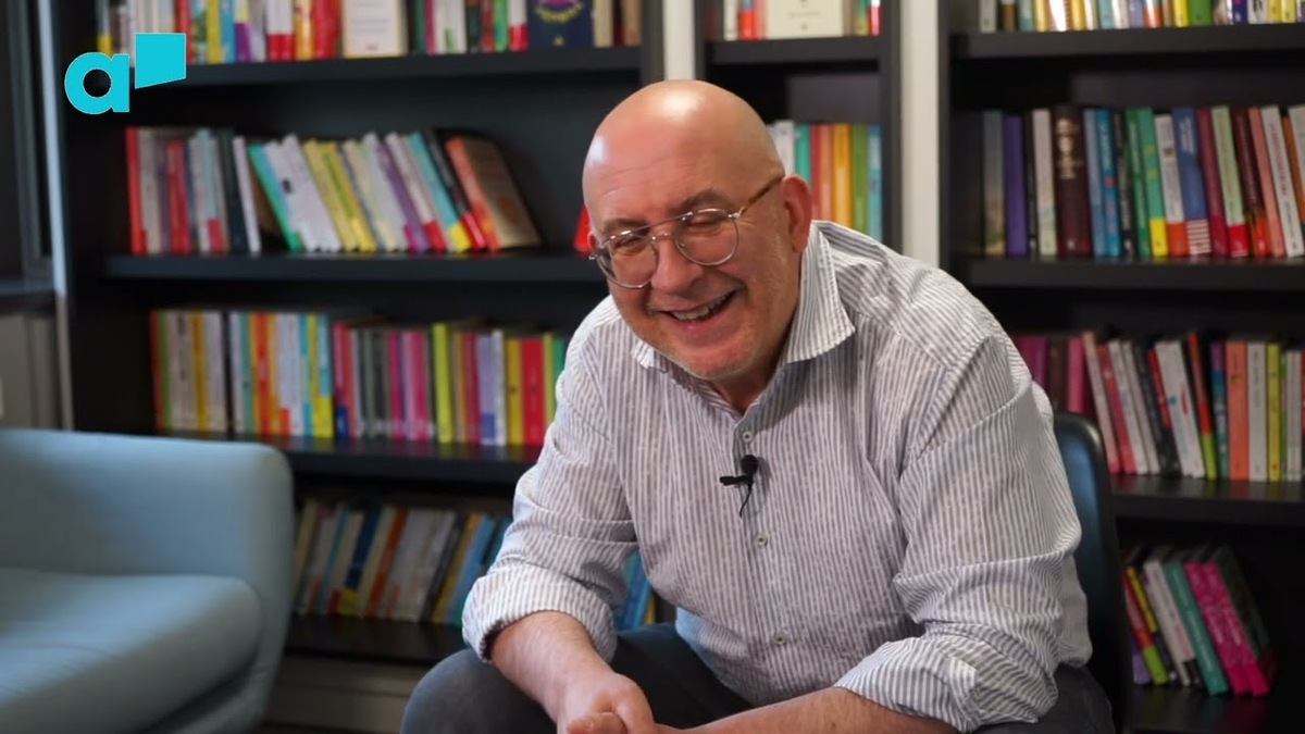Sandrone Dazieri: entrevista y libros recomendados