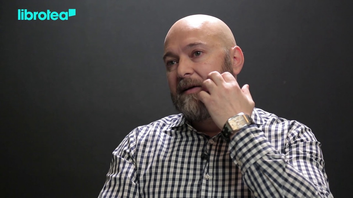 ENTREVISTA: FERNANDO J. MÚÑEZ