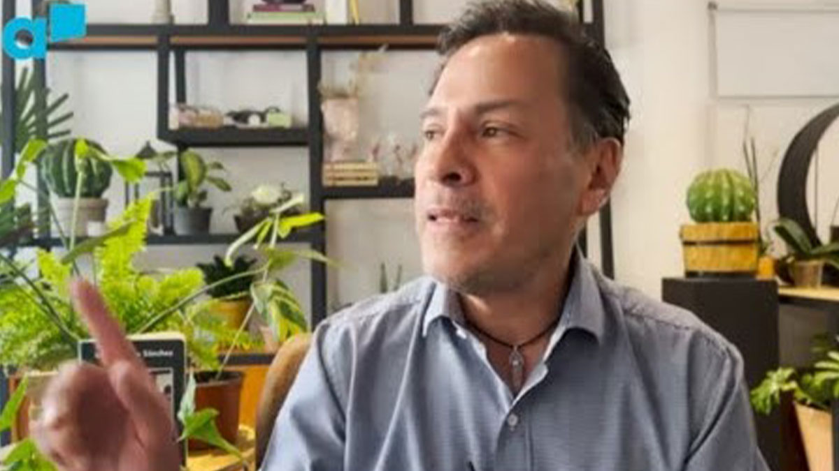 Víctor Hugo Sánchez: entrevista y libros recomendados