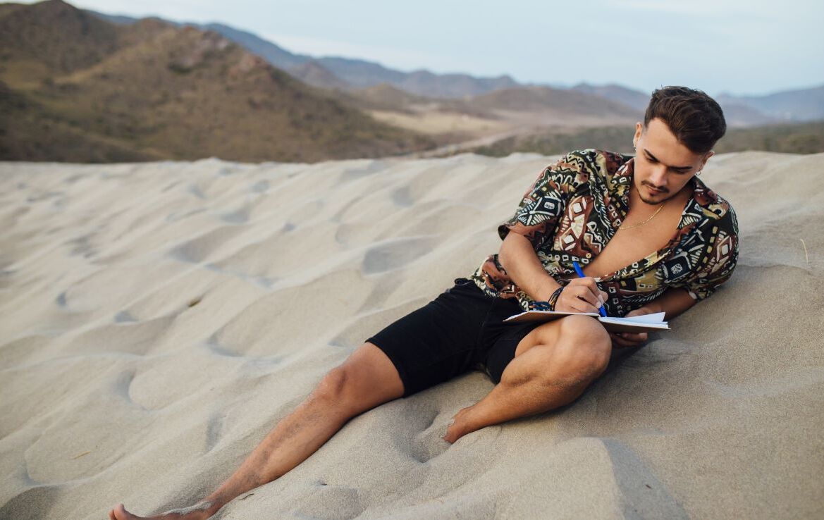 Sean de dunas o con cactáceas, el desierto ha inspirado varios libros.