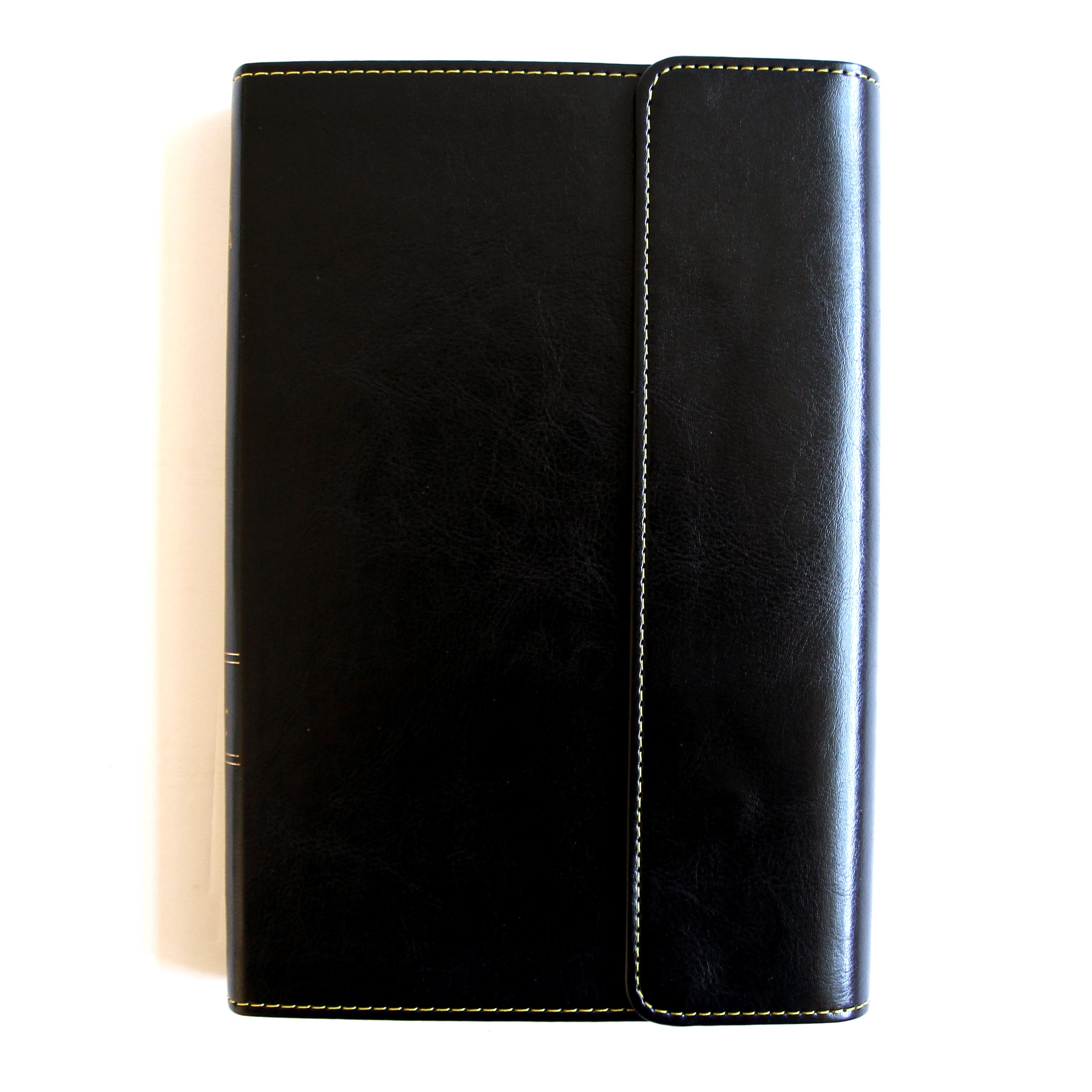 Biblia RVR 1960 letra grande tamaño manual, simil piel negro con solapa e imán