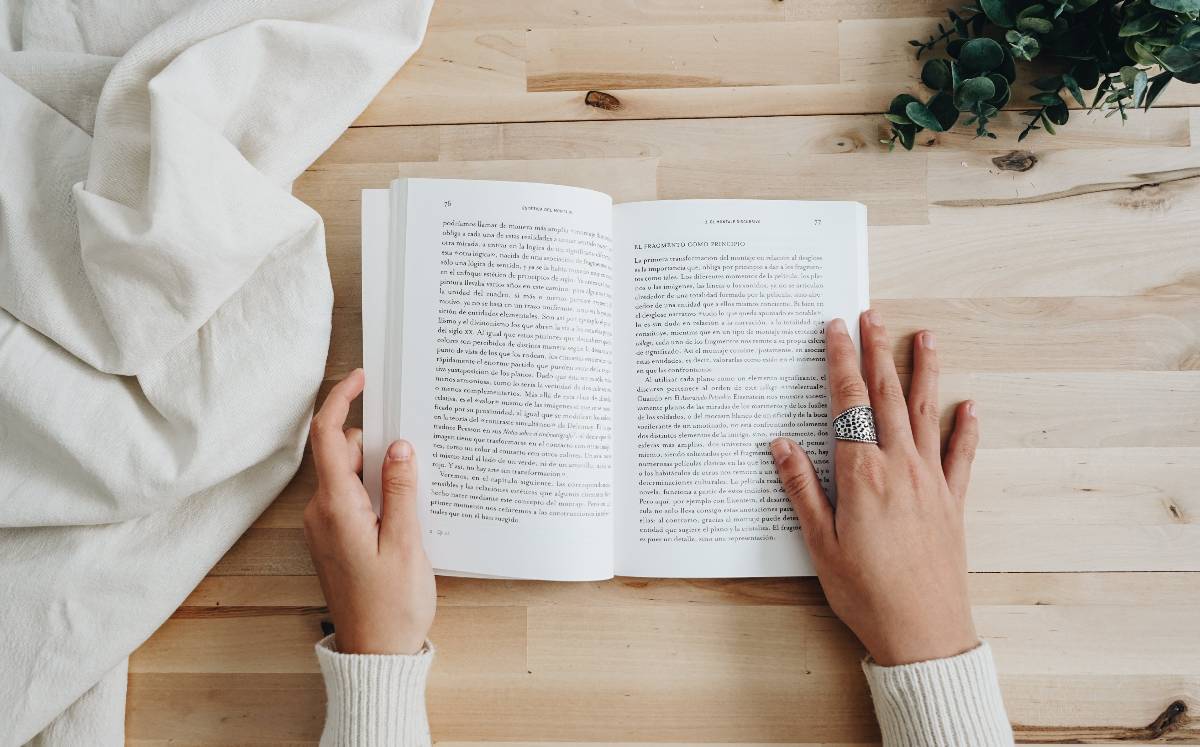 Poesía, viajes y memoria: libros recomendados de 'Laberinto'