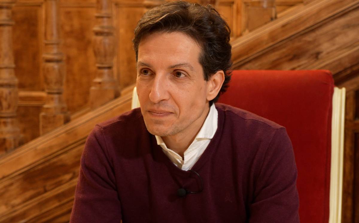 Miguel Ángel Oeste, durante su entrevista con Librotea.
