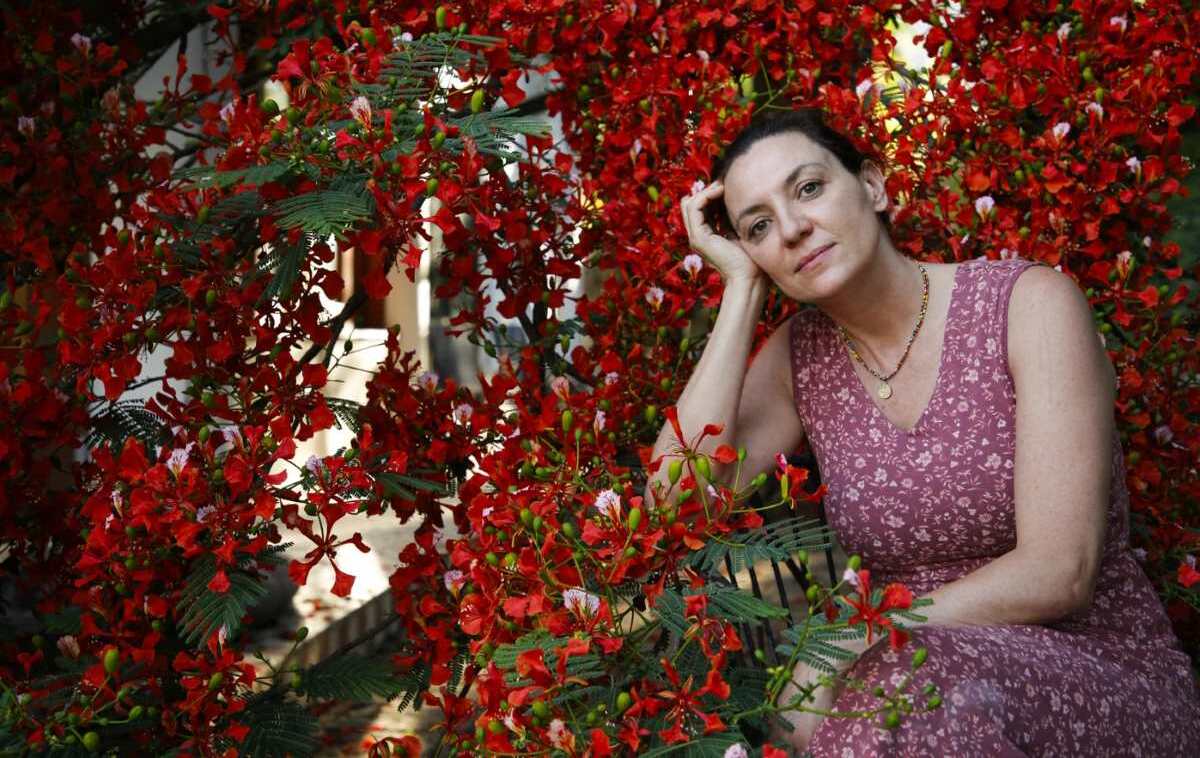 Libros sobre el cuerpo y sus imperfecciones, por Dafna Viniegra. Foto: EFE
