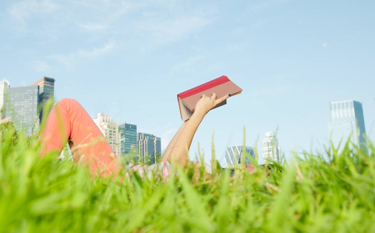 Libros perfectos para un verano sin vacaciones