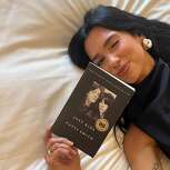 De Natalie Portman a Dua Lipa: el auge de los clubes de lectura de famosas