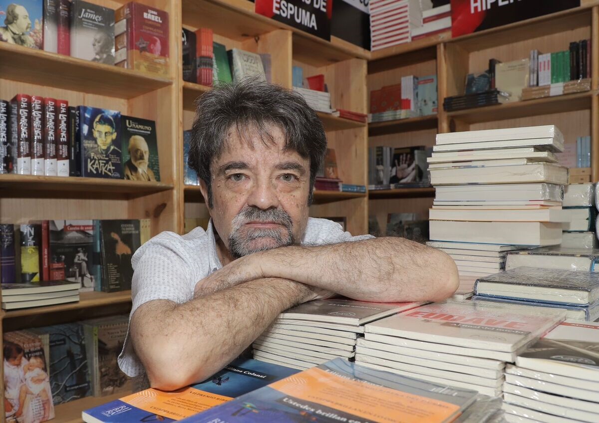 Juan Casamayor recomienda libros fundamentales. Foto: Ariel Ojeda / Milenio