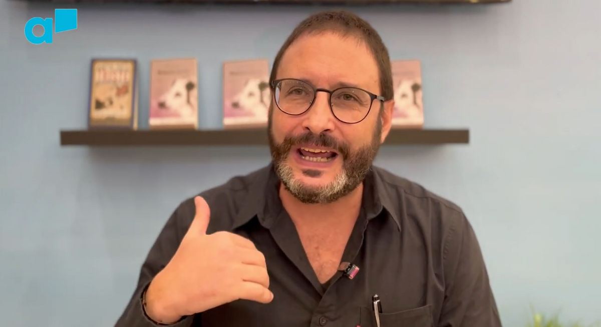 Adrián Curiel Rivera: entrevista y libros recomendados