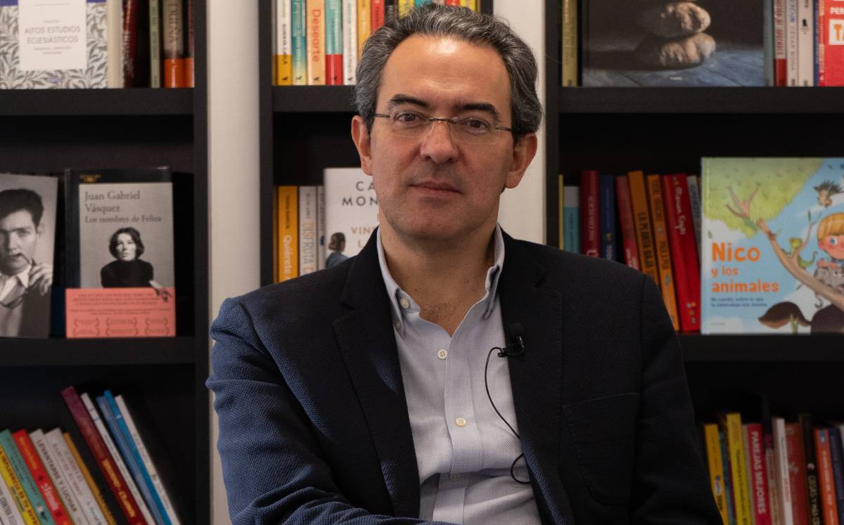 Juan Gabriel Vásquez y los libros que narran vidas extraordinarias