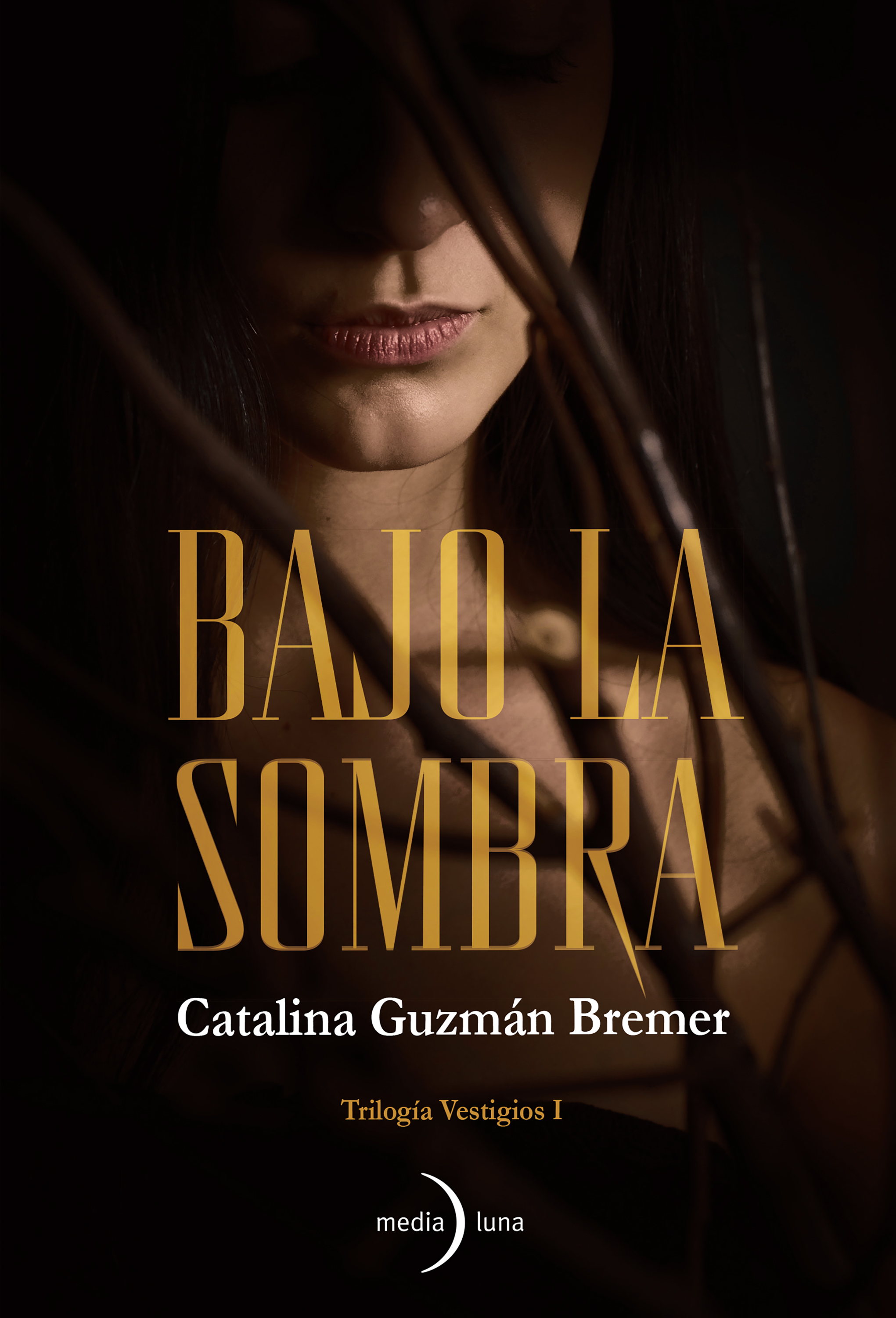 Bajo la sombra