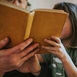 Los nuevos padres de la literatura: así se muestra la paternidad en los libros de hoy