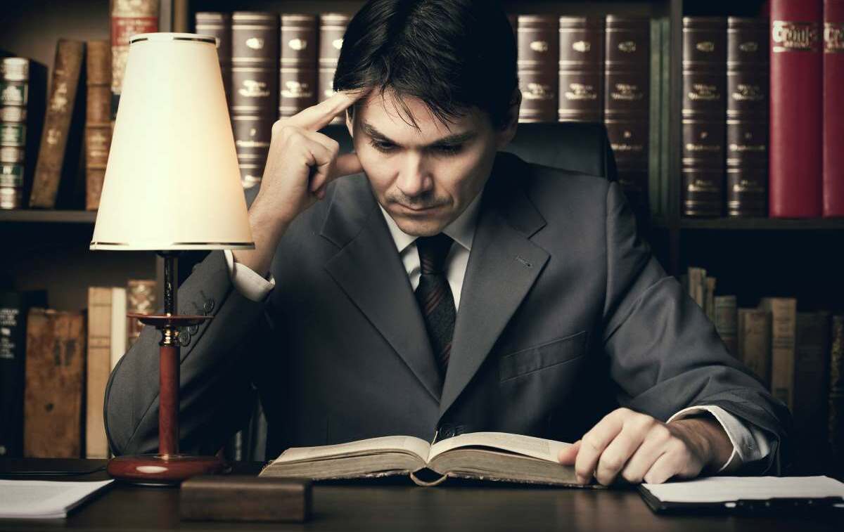 Libros de intriga política al estilo "Día Cero". Foto: Getty