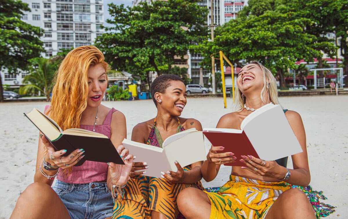 Libros sobre el papel histórico de las mujeres. Foto: Getty
