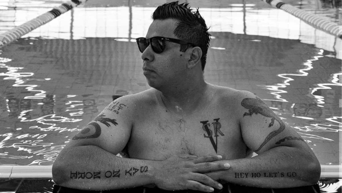 Carlos Velázquez recomienda libros de música y LSD