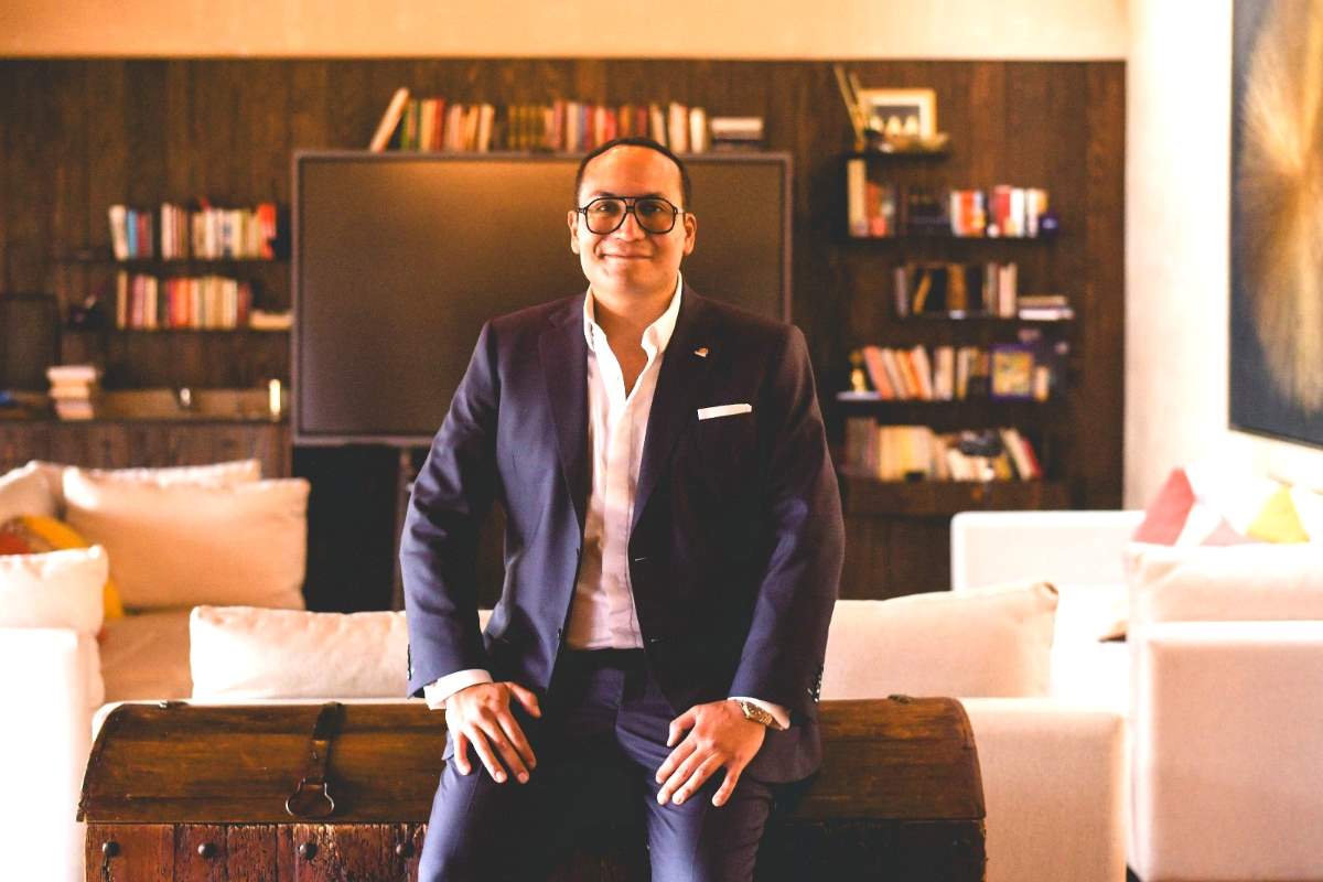 Adal Ortiz Ávalos: libros para una relación sana con el dinero