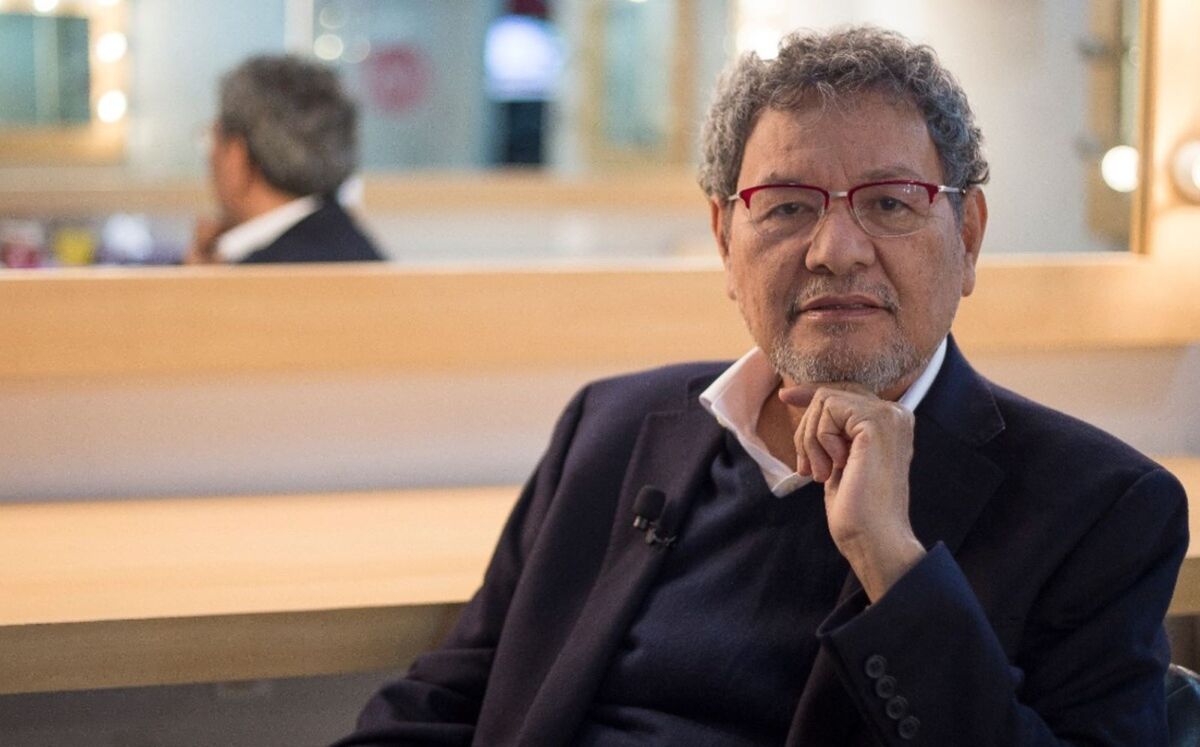 Élmer Mendoza y los libros de la FIL Culiacán