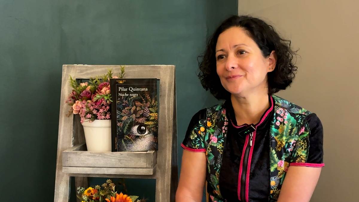 Pilar Quintana recomienda su novela "Noche negra" y otros libros oscuros. Foto: Verónica Maza