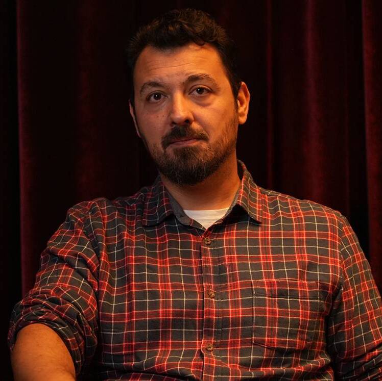 Libros de amor, terrorismo y revolución, recomendados por el Premio Tusquets Francisco Serrano