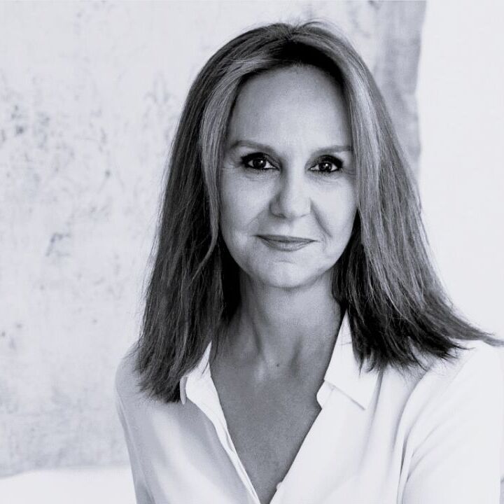 María Dueñas recomienda libros que unen a España con Latinoamérica