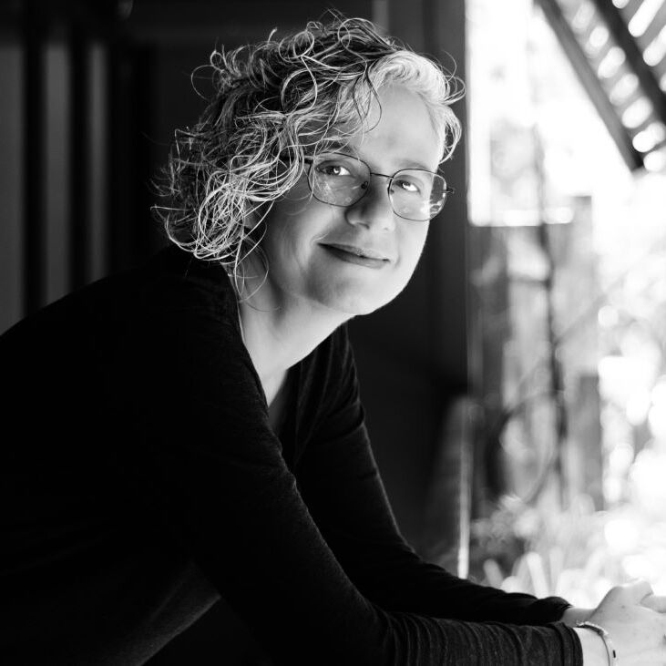 Karla Montalvo recomienda libros de escritoras esenciales. Foto: Pepe Montalvo