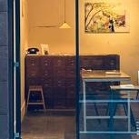 Libros sin autor y librerías con un solo libro: las respuestas ante un mercado editorial saturado