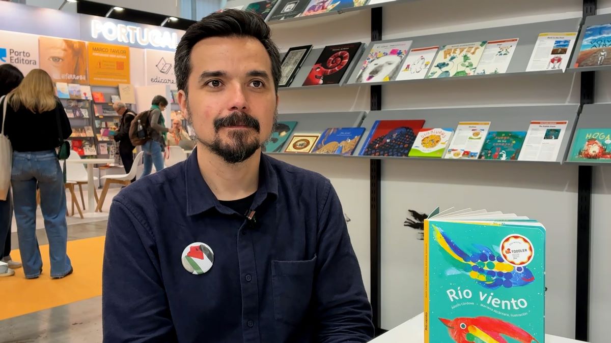 Adolfo Córdova Ortiz: libros para bebés que sí conectan. Foto: Verónica Maza