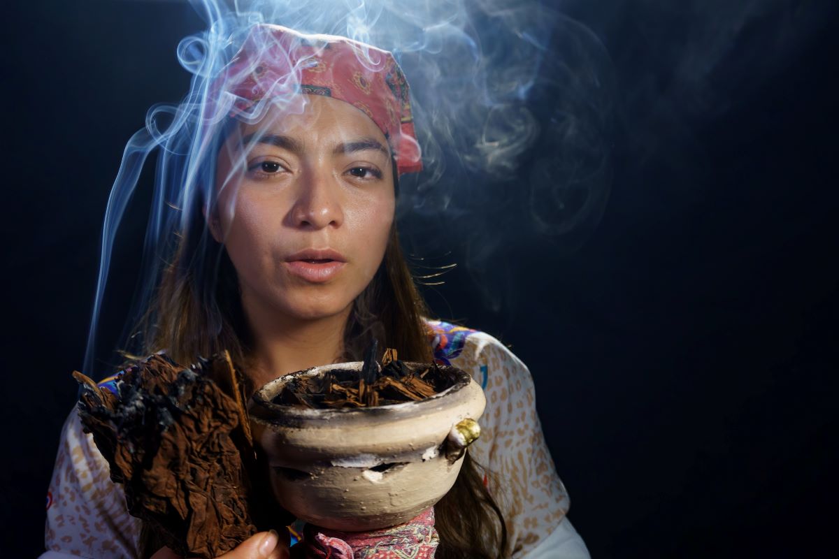 Libros mexicanos de esoterismo, brujería y misterio sobrenatural que debes leer. Foto: Getty