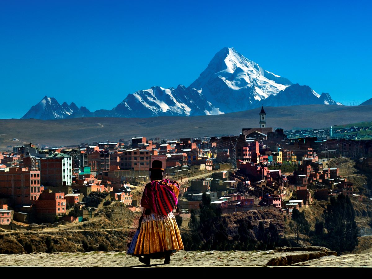 Bolivia en llamas: 8 libros clave para entender la realidad y el alma de un país