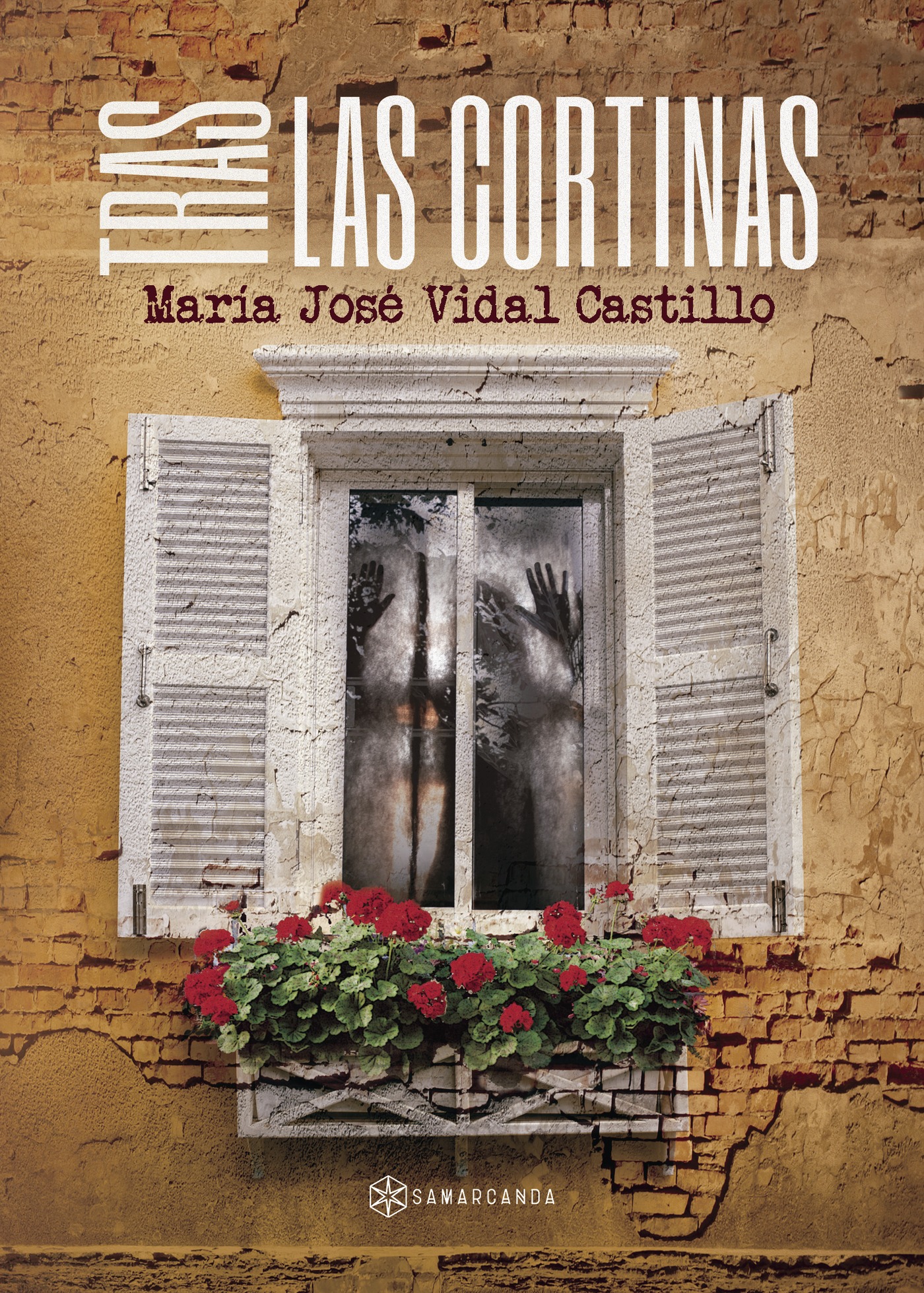Tras las cortinas
