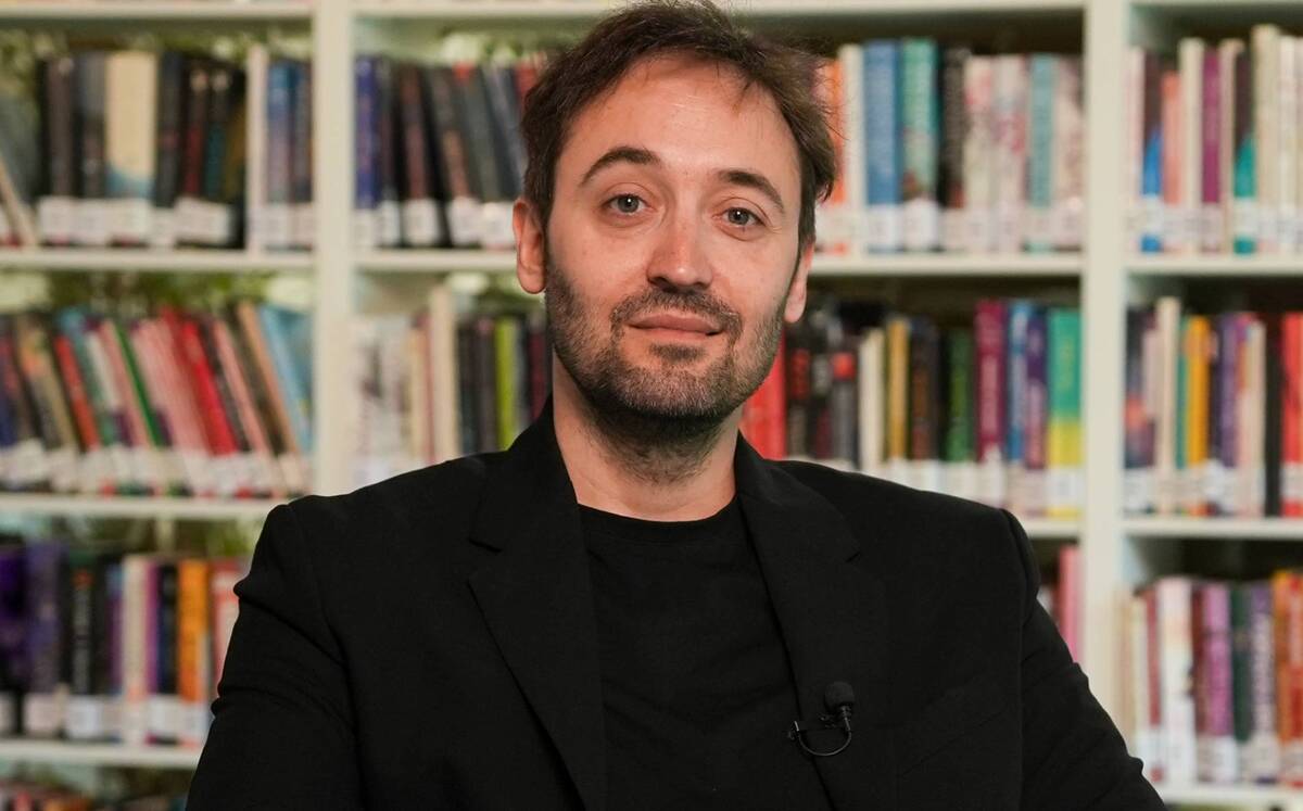 El ‘Twin Peaks manchego’ que es la revelación del thriller español: Pedro Martí sobre ‘La mala hija’ y sus libros favoritos