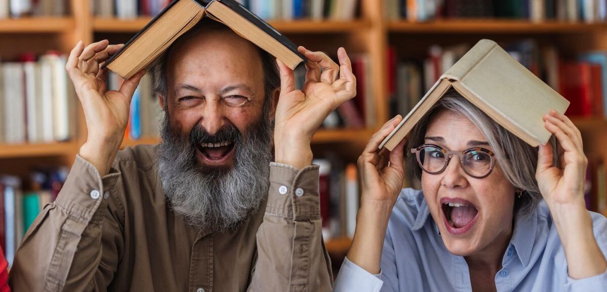 10 libros para matarse de risa: la Estantería definitiva del humor y la sátira. Foto: Getty