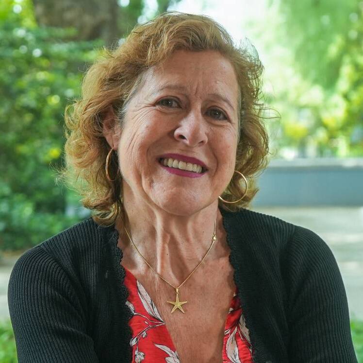Berna González Harbour y su libro lleno de secretos coloniales y familiares