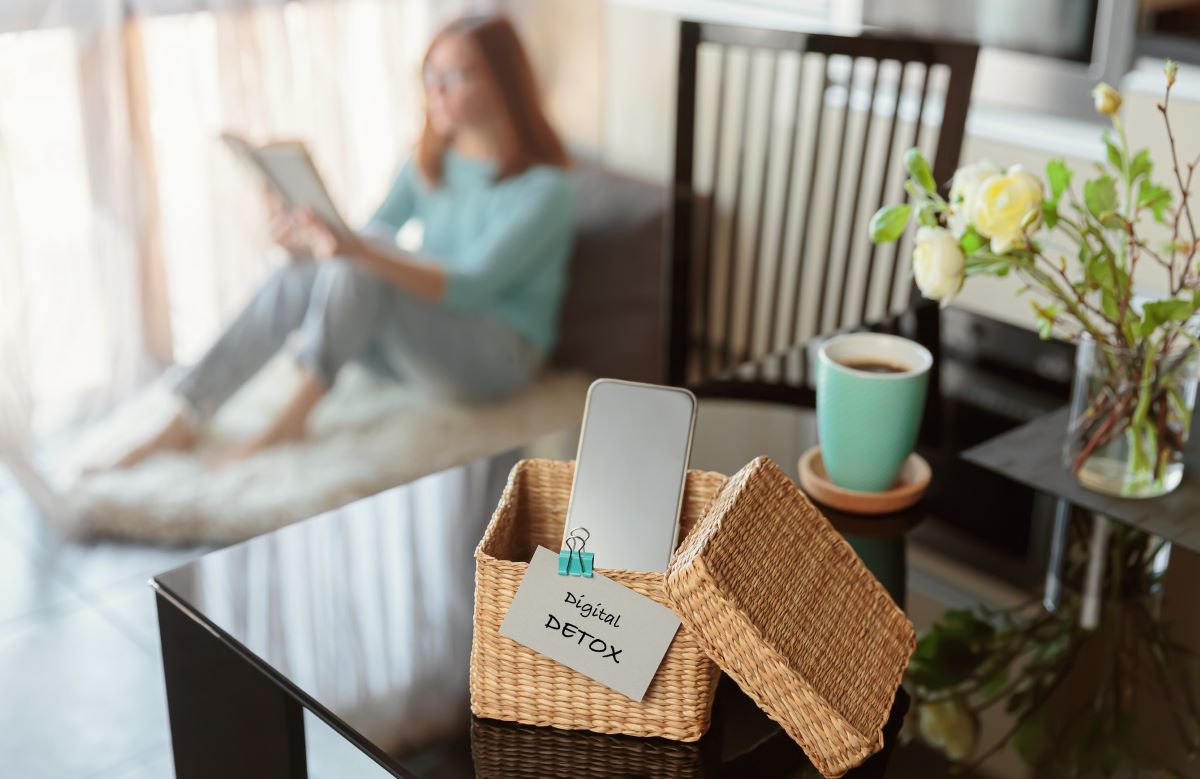 Desconectar el scroll: 6 novelas cortas e intensas para recuperar la atención. Foto: Getty